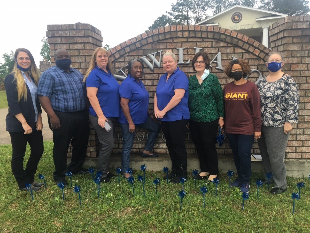 Mayor Carolyn Todd joined forces with CASA of West CenLA to stand against child abuse by taking part in National Child Abuse Awareness Month.